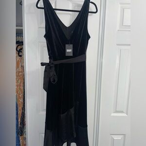 NWT DKNY